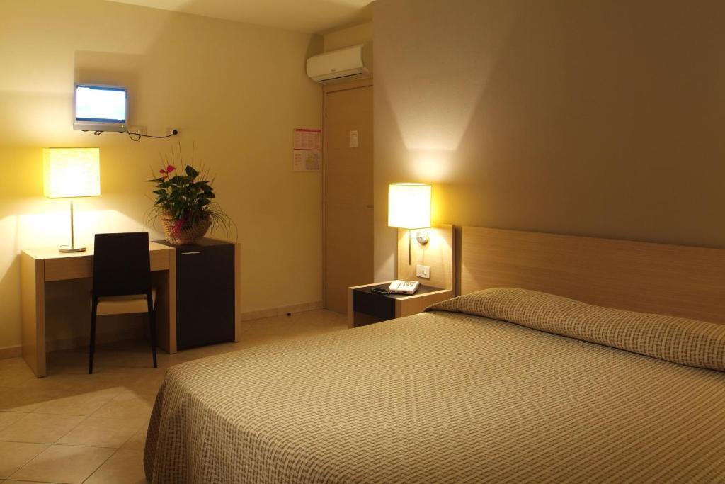 Hotel San Giuan Алгеро Стая снимка